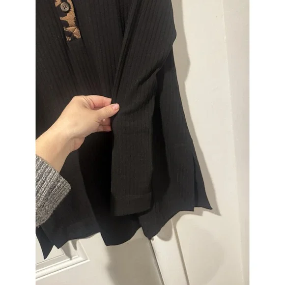 Alembika‎ Women's Black Button Down Leopard Shirt Long Sleeves Ribbed Sz 0